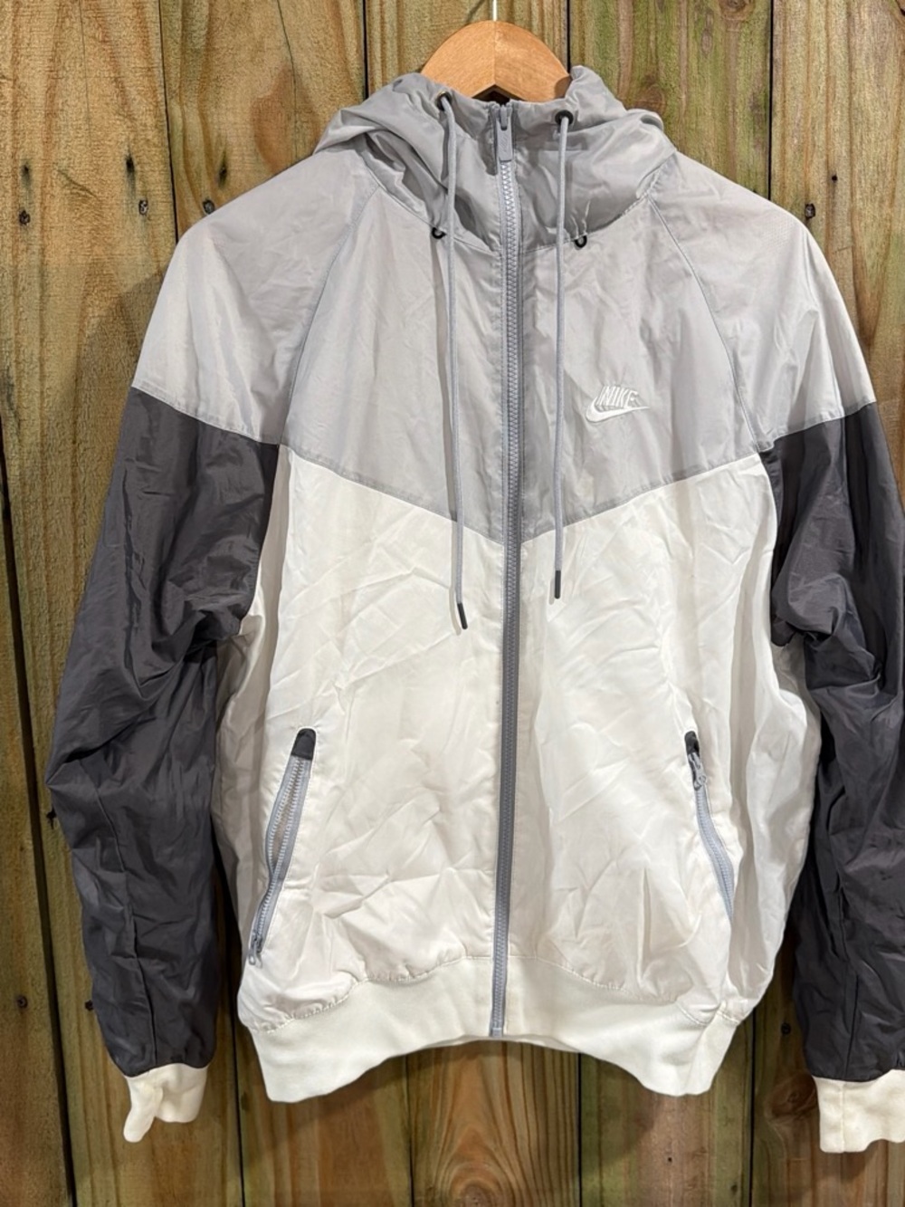 Nike Men’s Colorblock Hooded Windbreaker in White, Light Gray & Dark Gray